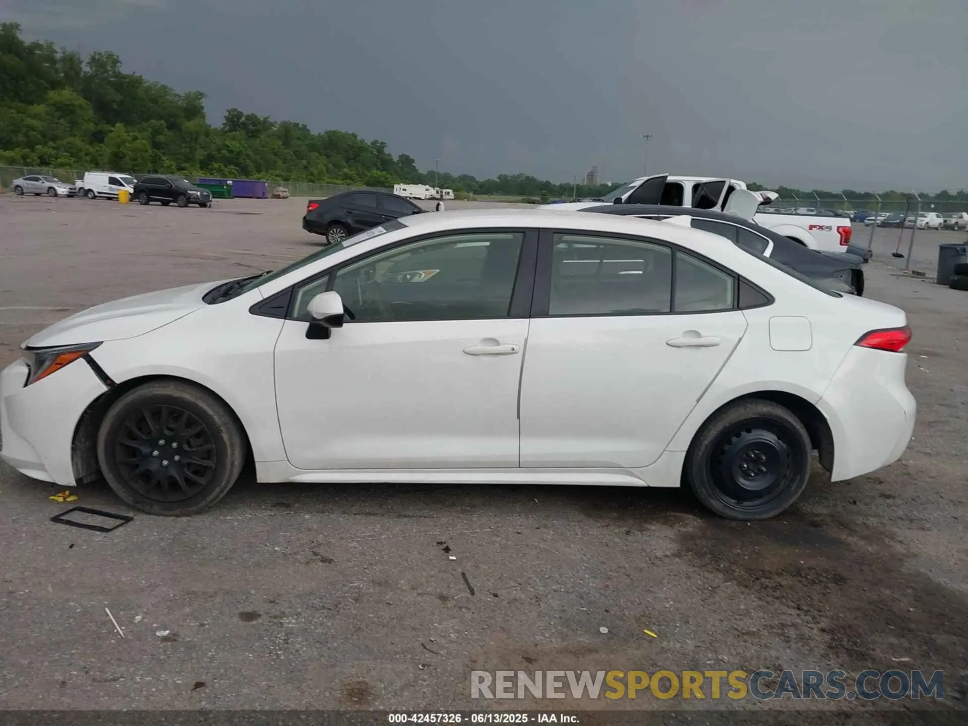 14 Photograph of a damaged car JTDEPRAE6LJ114373 TOYOTA COROLLA 2020