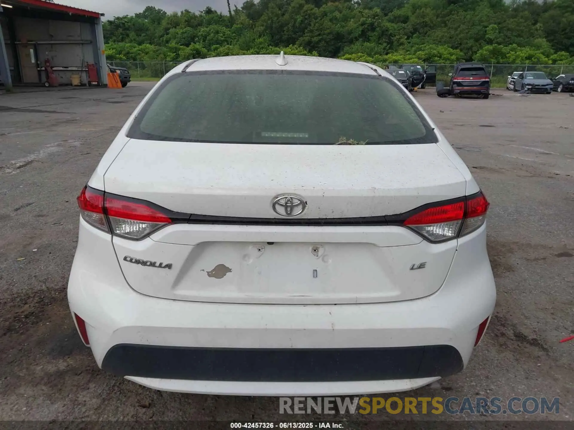 16 Photograph of a damaged car JTDEPRAE6LJ114373 TOYOTA COROLLA 2020