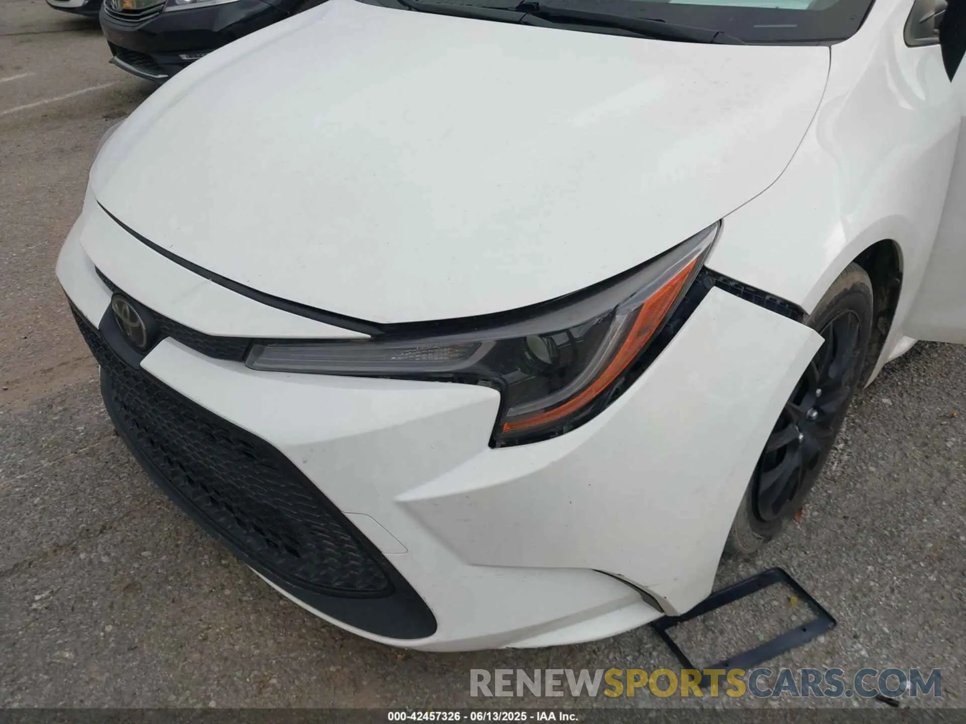 6 Photograph of a damaged car JTDEPRAE6LJ114373 TOYOTA COROLLA 2020