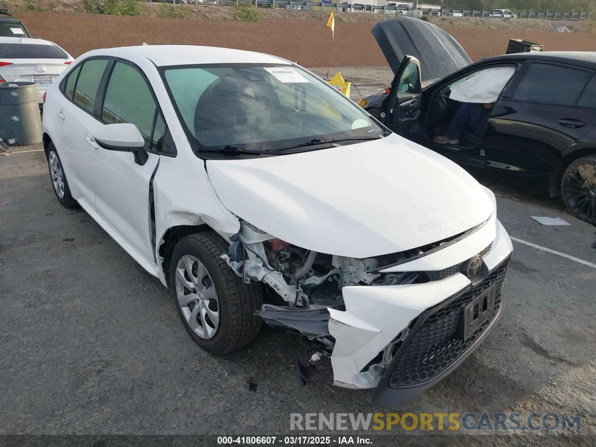 1 Фотография поврежденного автомобиля JTDEPRAE7LJ032961 TOYOTA COROLLA 2020