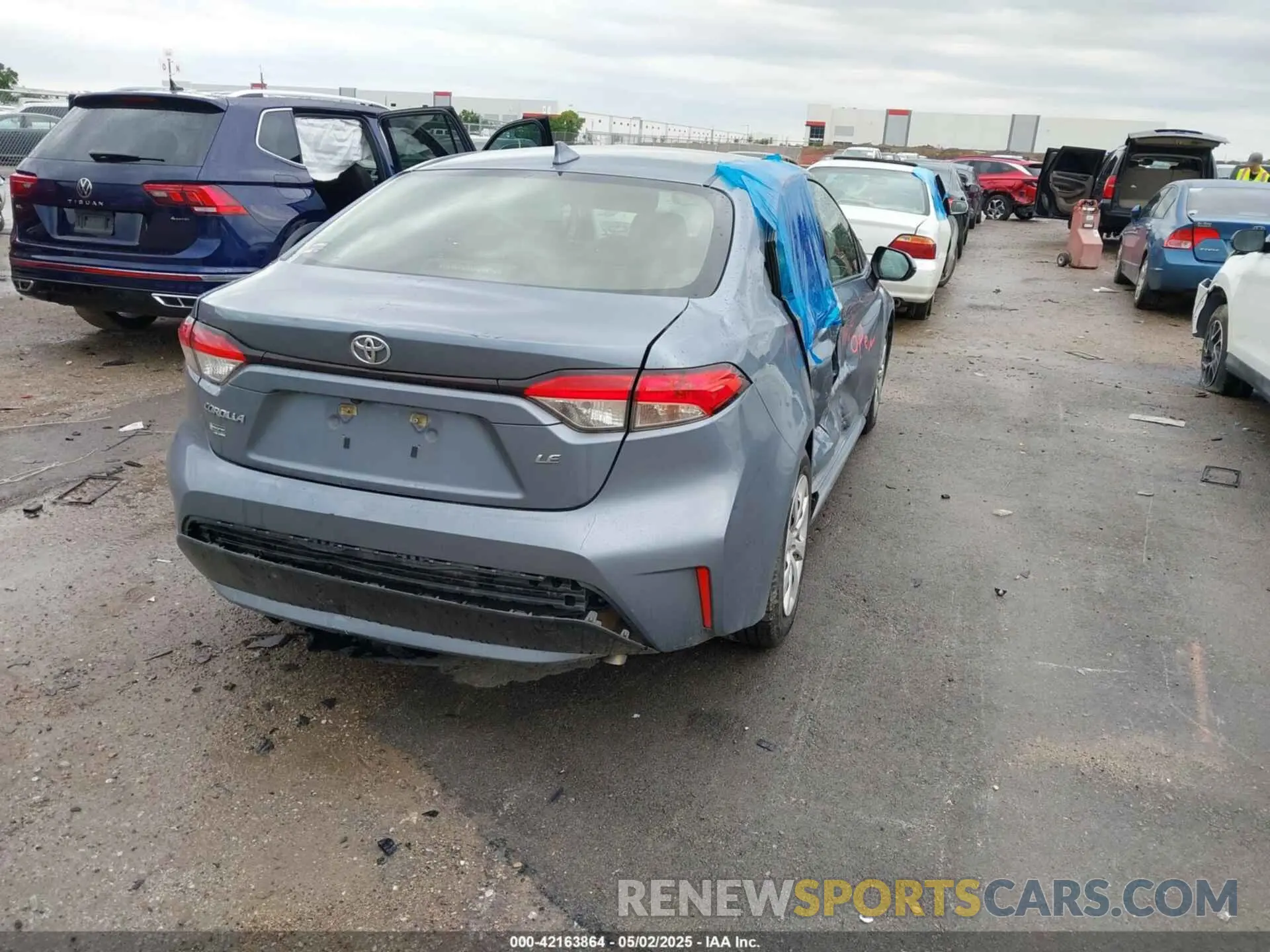 4 Photograph of a damaged car JTDEPRAE7LJ038663 TOYOTA COROLLA 2020