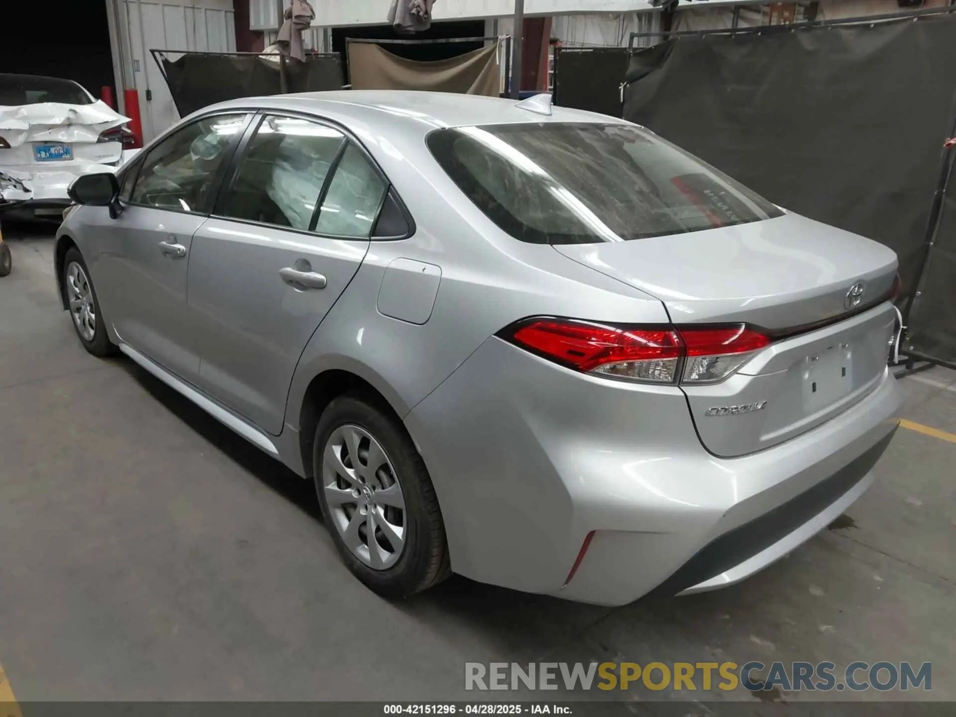 3 Фотография поврежденного автомобиля JTDEPRAE7LJ055205 TOYOTA COROLLA 2020