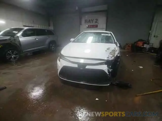 13 Photograph of a damaged car JTDEPRAE7LJ096806 TOYOTA COROLLA 2020