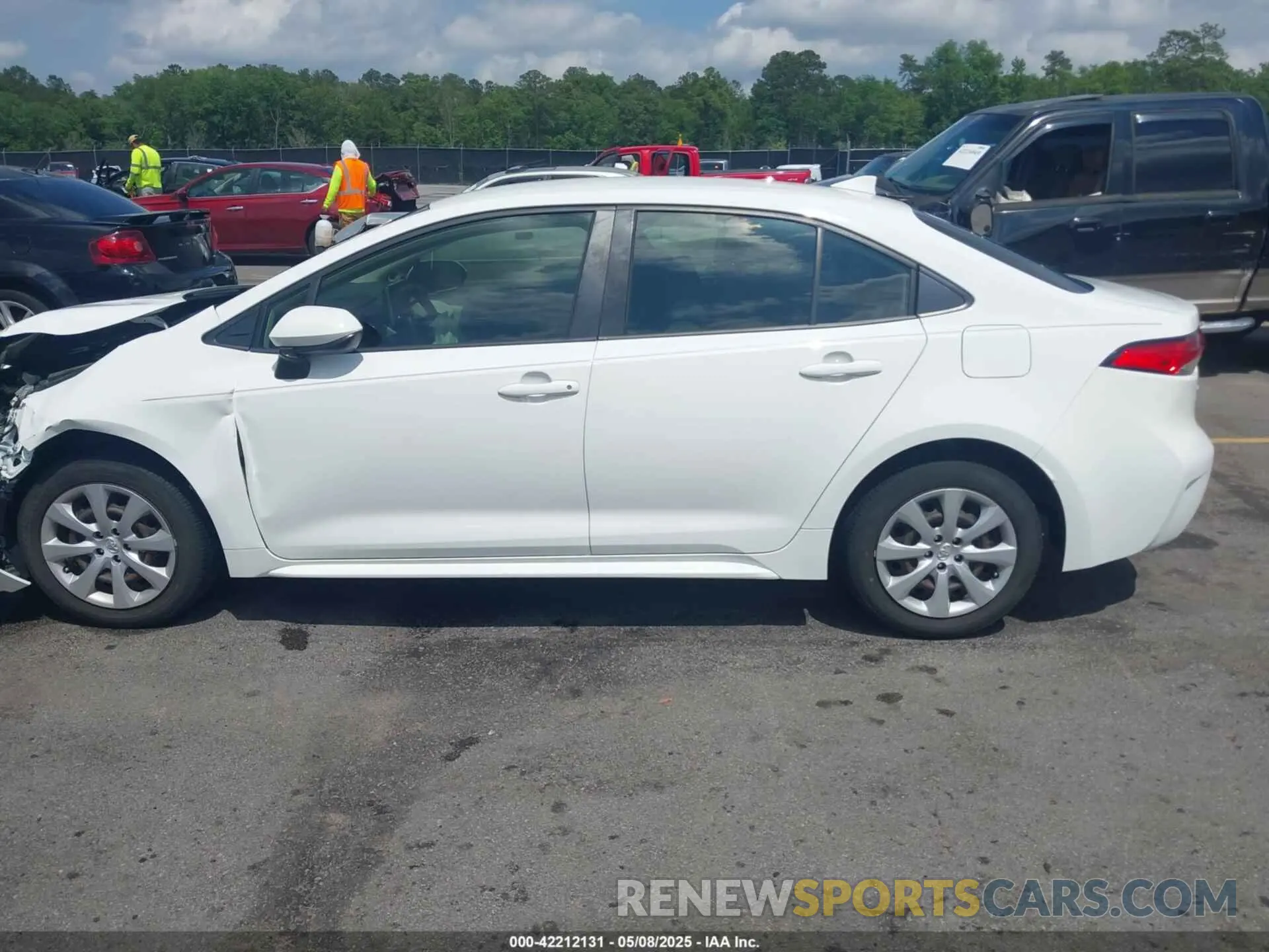 14 Photograph of a damaged car JTDEPRAE7LJ097342 TOYOTA COROLLA 2020