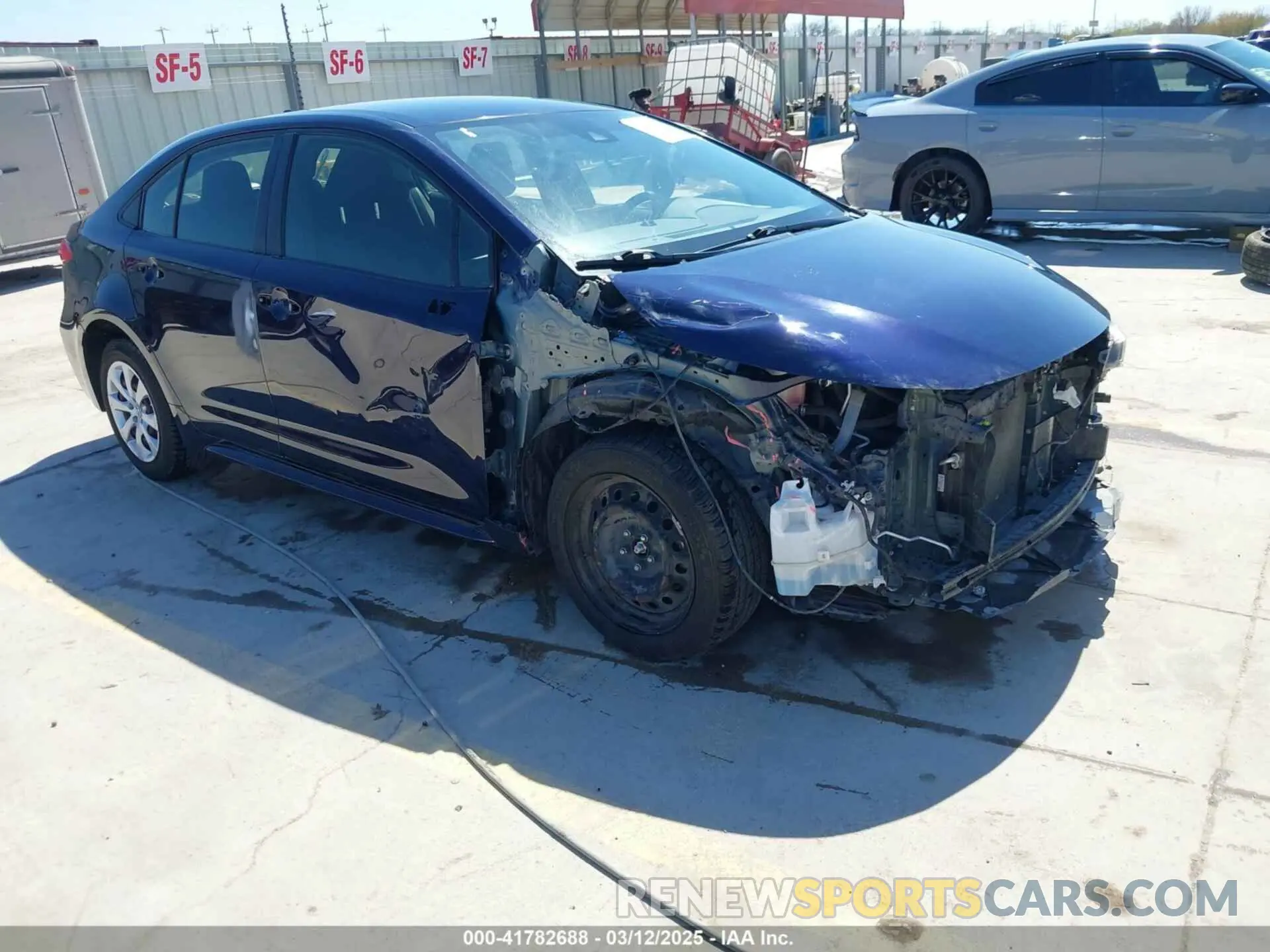 1 Photograph of a damaged car JTDEPRAE7LJ106671 TOYOTA COROLLA 2020