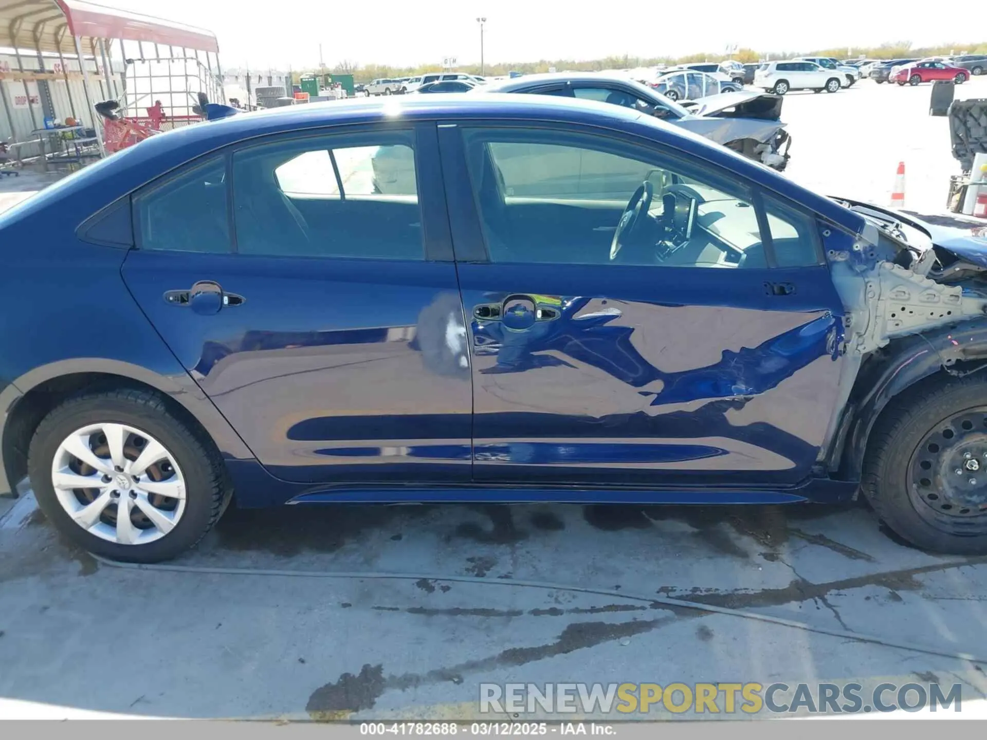 14 Photograph of a damaged car JTDEPRAE7LJ106671 TOYOTA COROLLA 2020