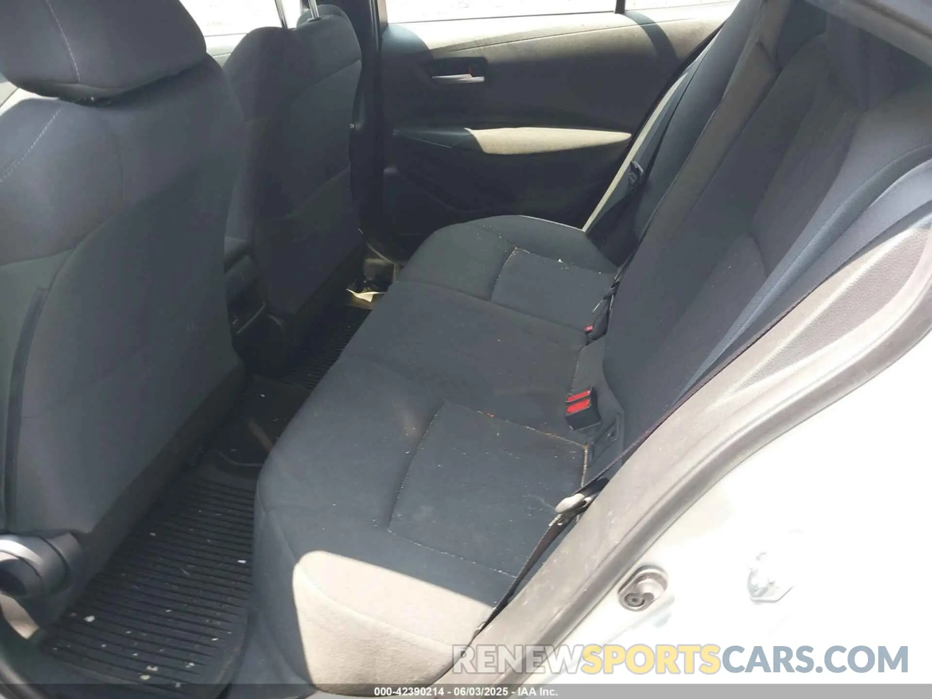 8 Photograph of a damaged car JTDEPRAE8LJ008300 TOYOTA COROLLA 2020