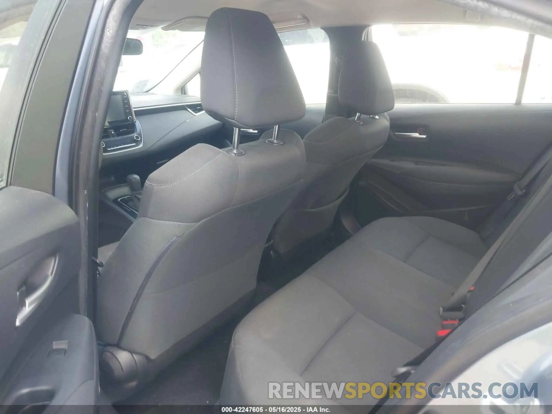 8 Photograph of a damaged car JTDEPRAE8LJ032161 TOYOTA COROLLA 2020