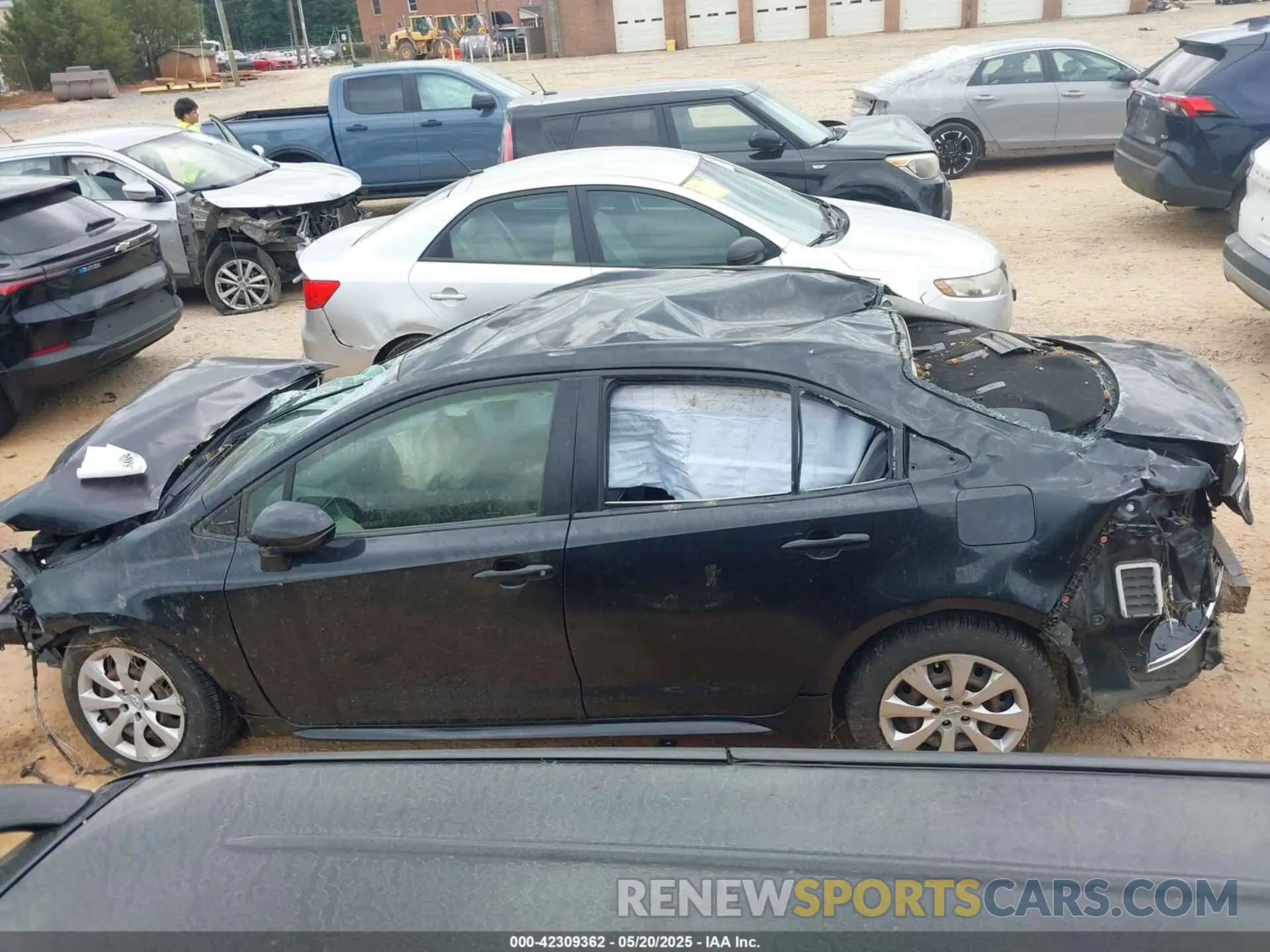 14 Photograph of a damaged car JTDEPRAE8LJ062440 TOYOTA COROLLA 2020
