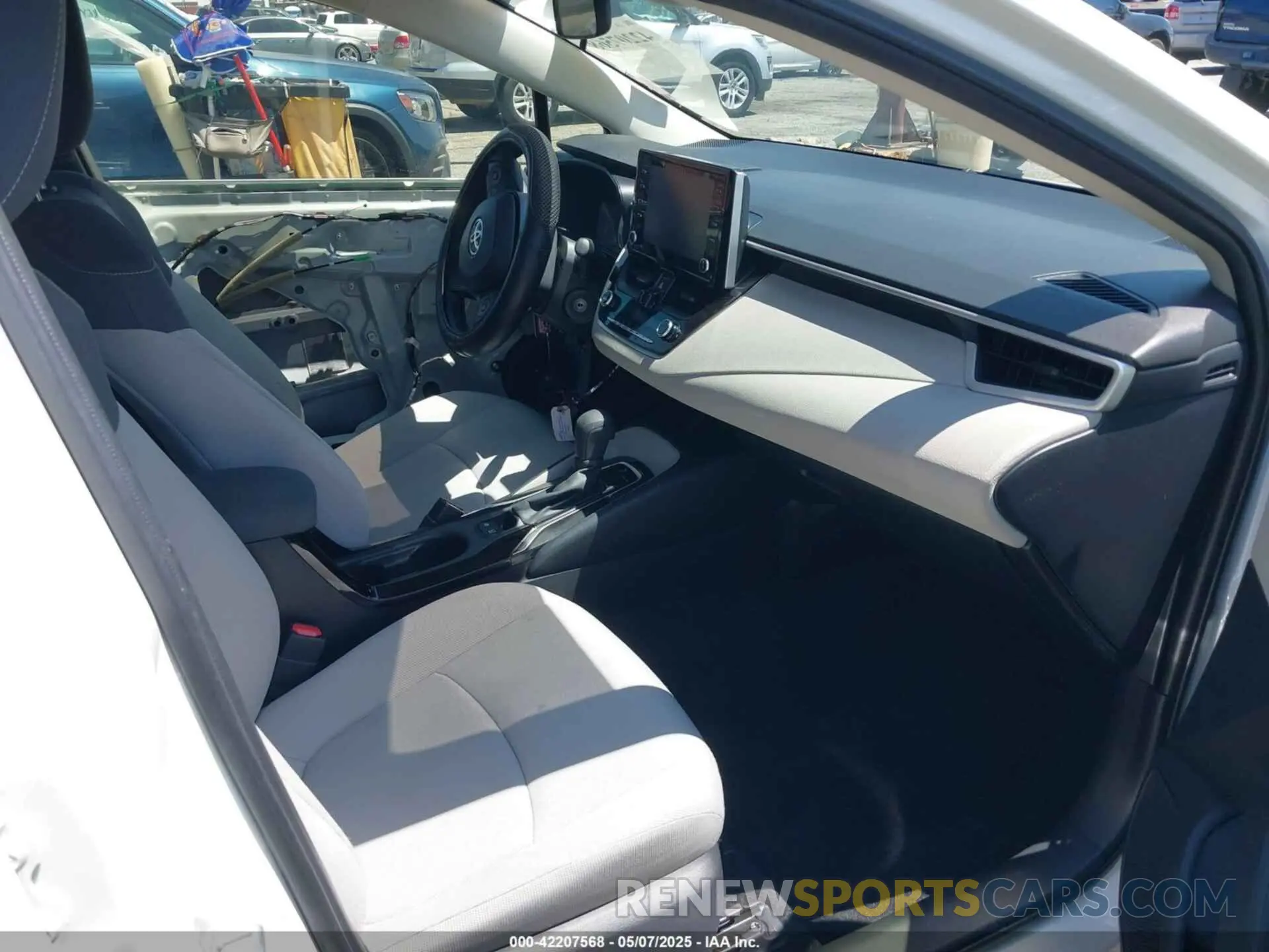 5 Photograph of a damaged car JTDEPRAE8LJ075821 TOYOTA COROLLA 2020