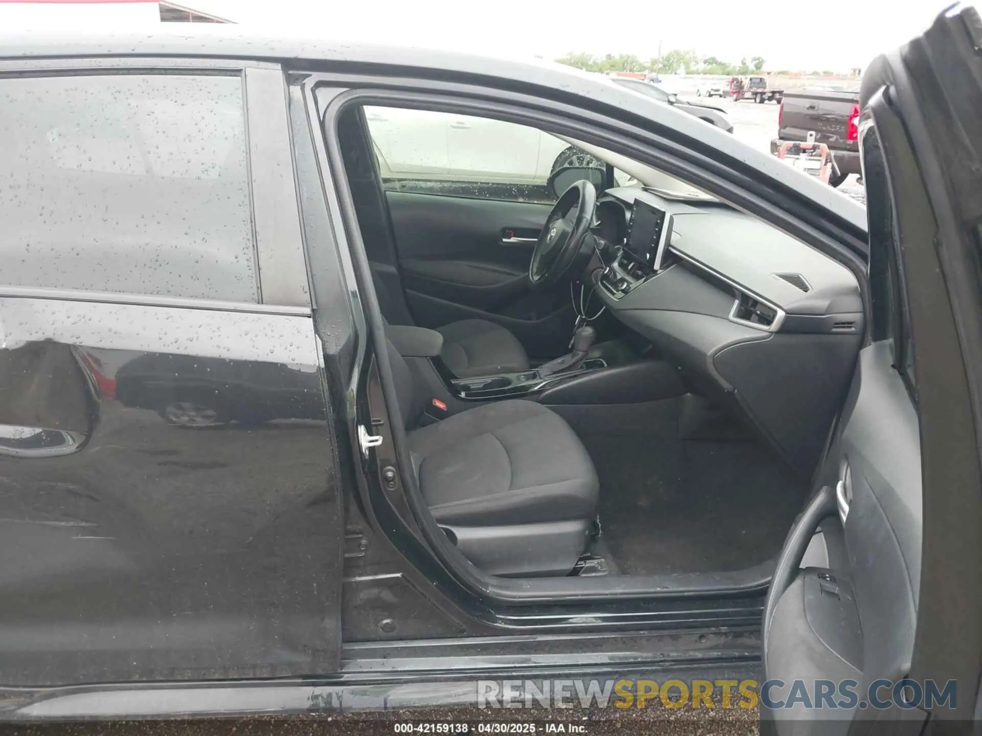 5 Photograph of a damaged car JTDEPRAE8LJ106422 TOYOTA COROLLA 2020