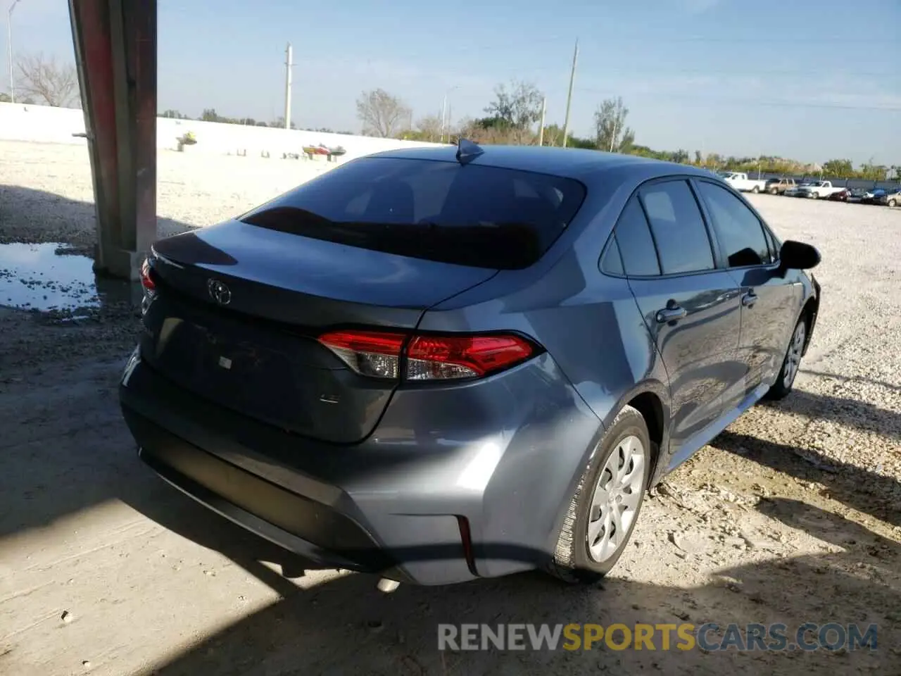 4 Photograph of a damaged car JTDEPRAE8LJ113337 TOYOTA COROLLA 2020