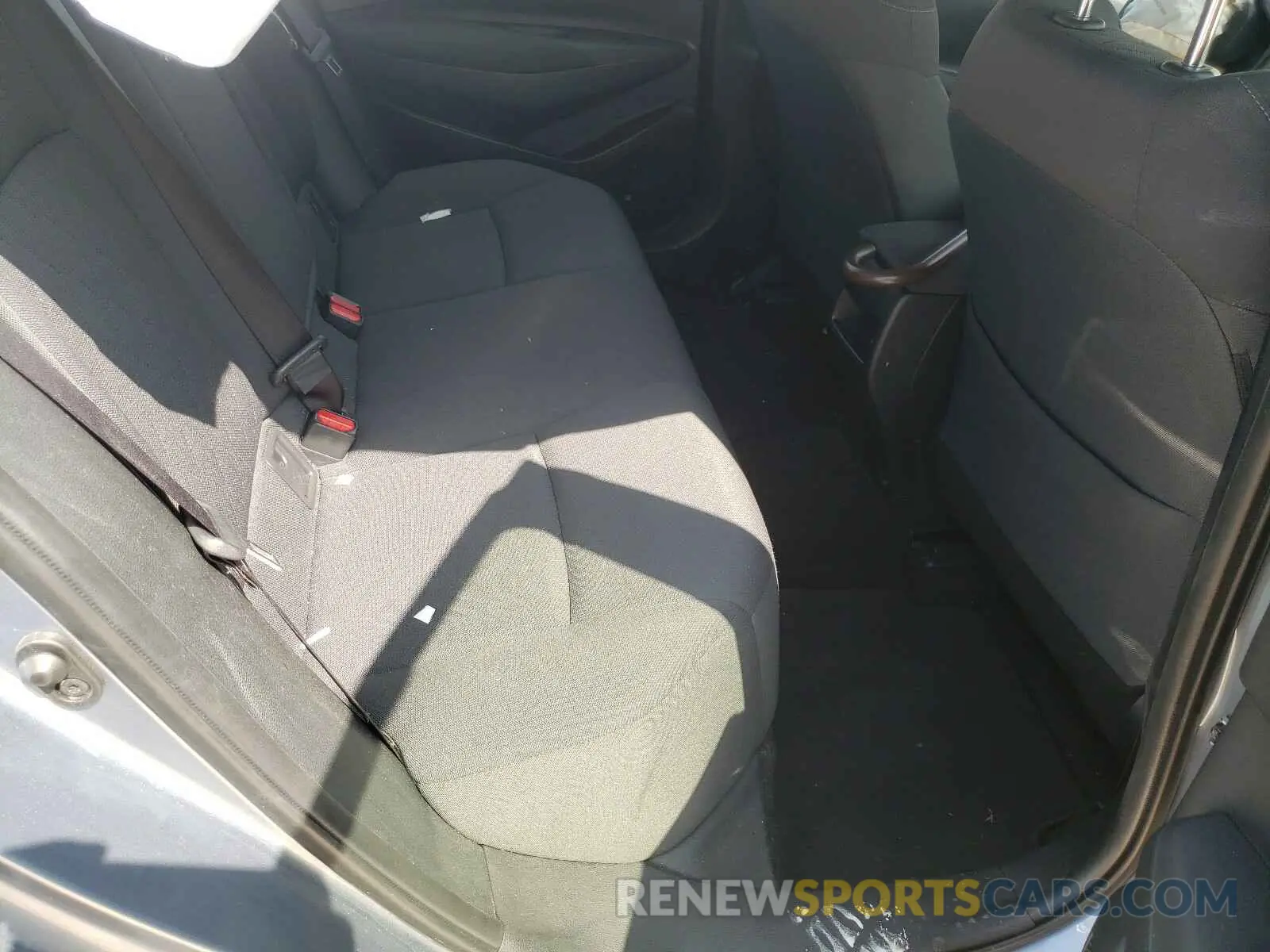 6 Photograph of a damaged car JTDEPRAE9LJ020388 TOYOTA COROLLA 2020