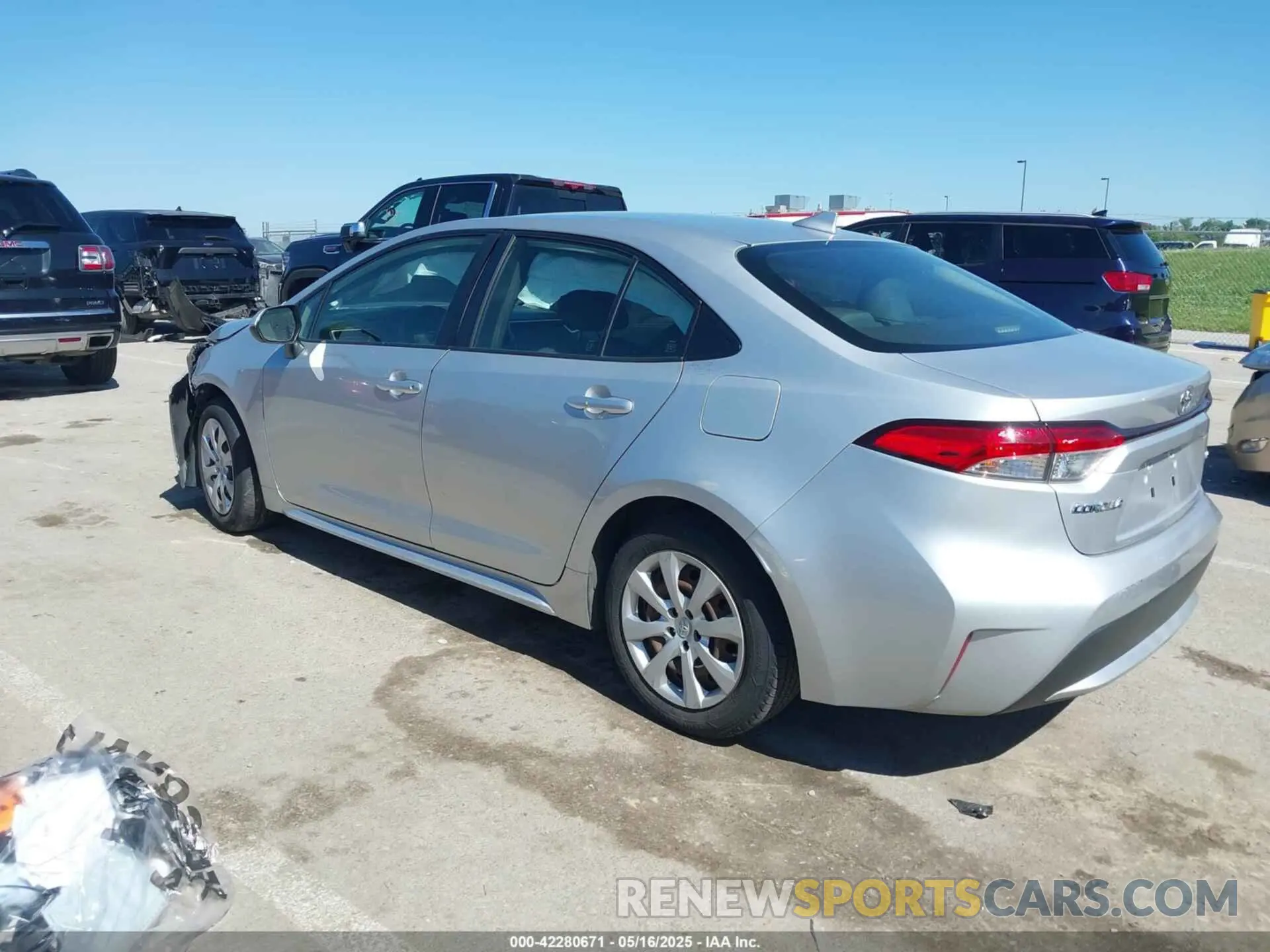 3 Photograph of a damaged car JTDEPRAE9LJ035389 TOYOTA COROLLA 2020