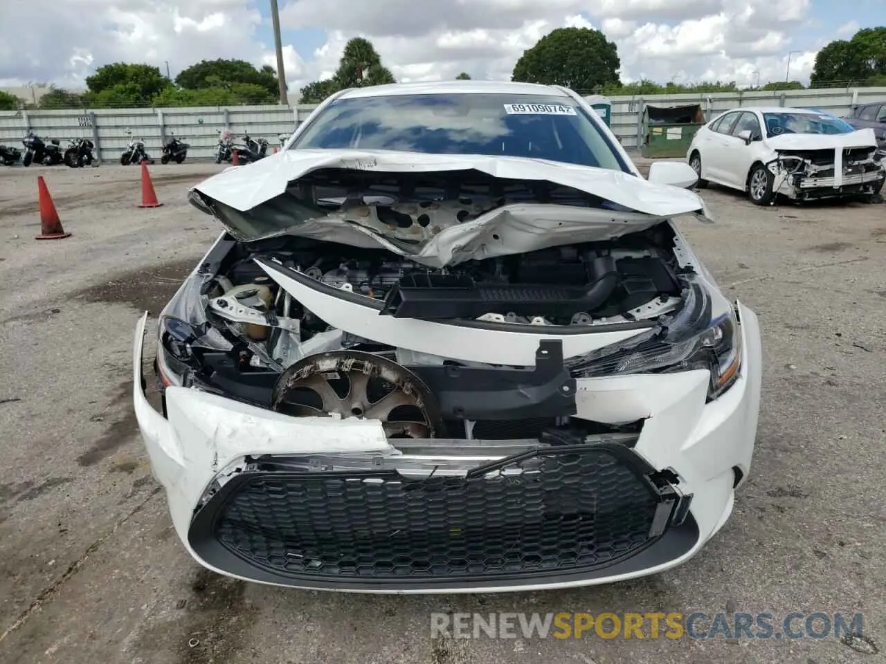 5 Photograph of a damaged car JTDEPRAE9LJ080137 TOYOTA COROLLA 2020