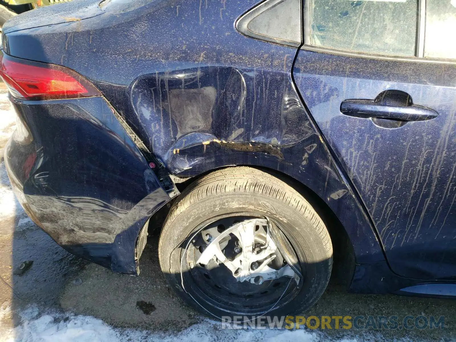 9 Photograph of a damaged car JTDEPRAE9LJ086472 TOYOTA COROLLA 2020