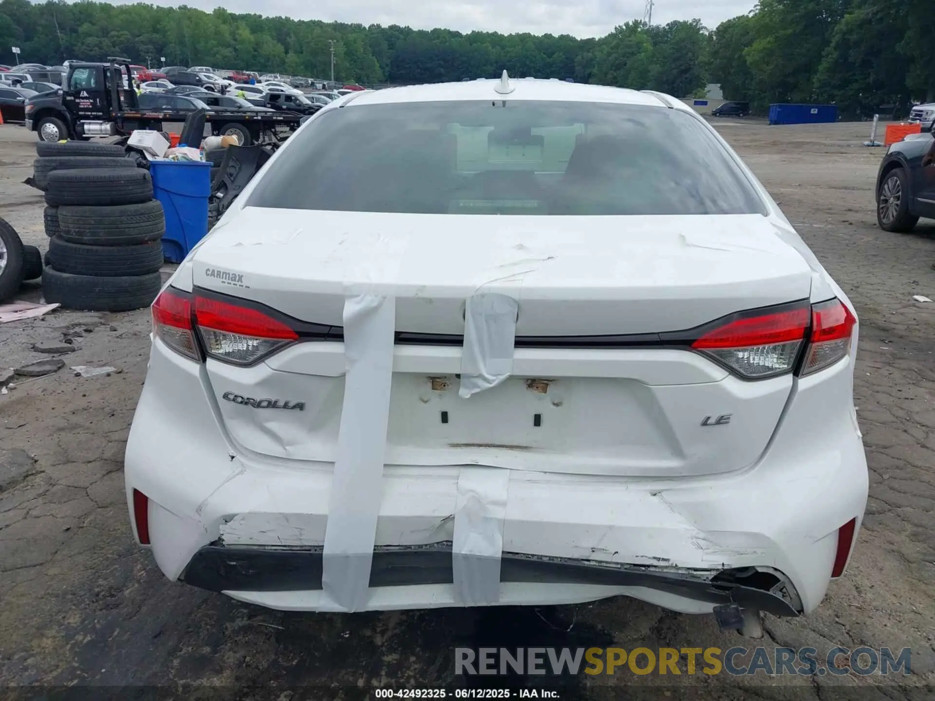 16 Photograph of a damaged car JTDEPRAE9LJ098878 TOYOTA COROLLA 2020
