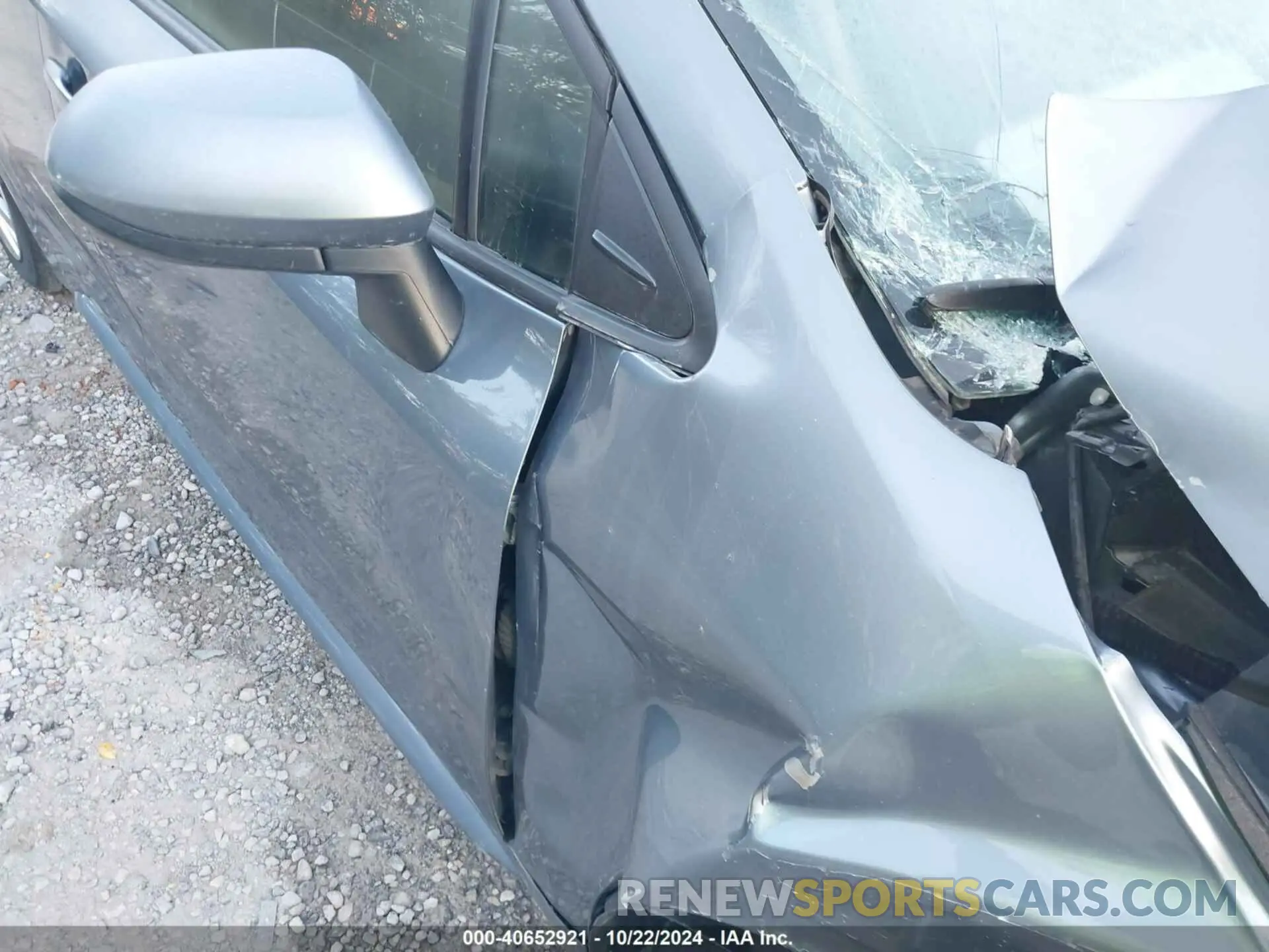 18 Photograph of a damaged car JTDEPRAE9LJ102895 TOYOTA COROLLA 2020