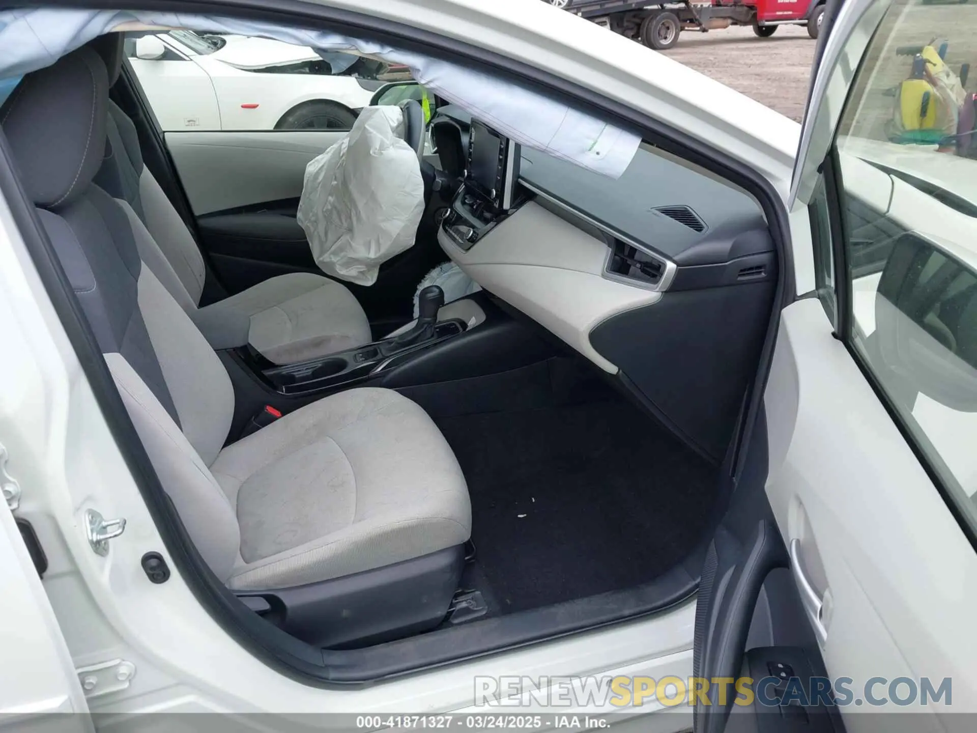 5 Photograph of a damaged car JTDEPRAEXLJ013241 TOYOTA COROLLA 2020