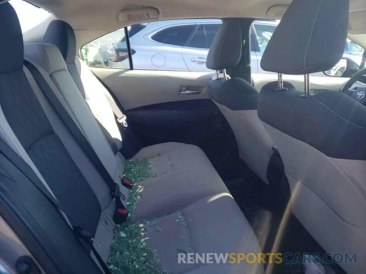 6 Photograph of a damaged car JTDEPRAEXLJ017595 TOYOTA COROLLA 2020