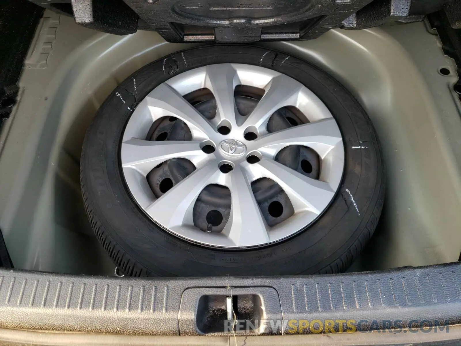 9 Photograph of a damaged car JTDEPRAEXLJ040102 TOYOTA COROLLA 2020
