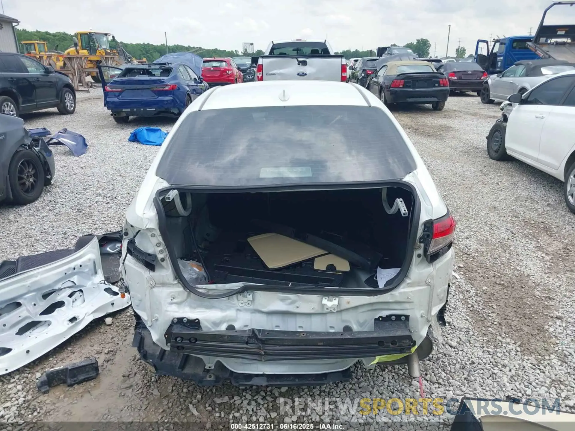 17 Photograph of a damaged car JTDEPRAEXLJ062018 TOYOTA COROLLA 2020