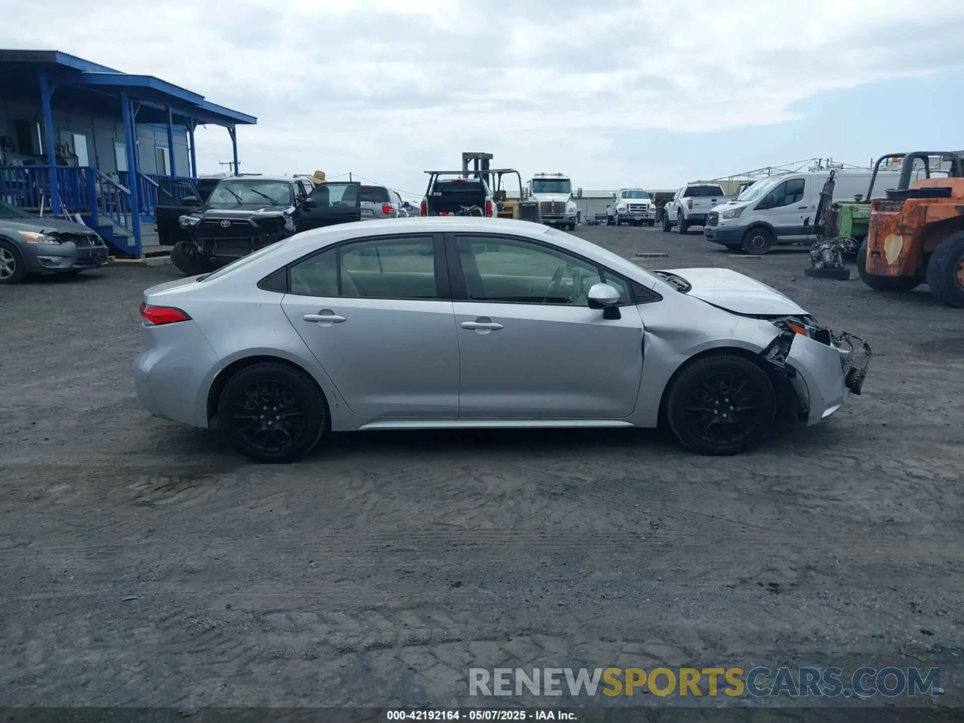 13 Photograph of a damaged car JTDEPRAEXLJ104378 TOYOTA COROLLA 2020
