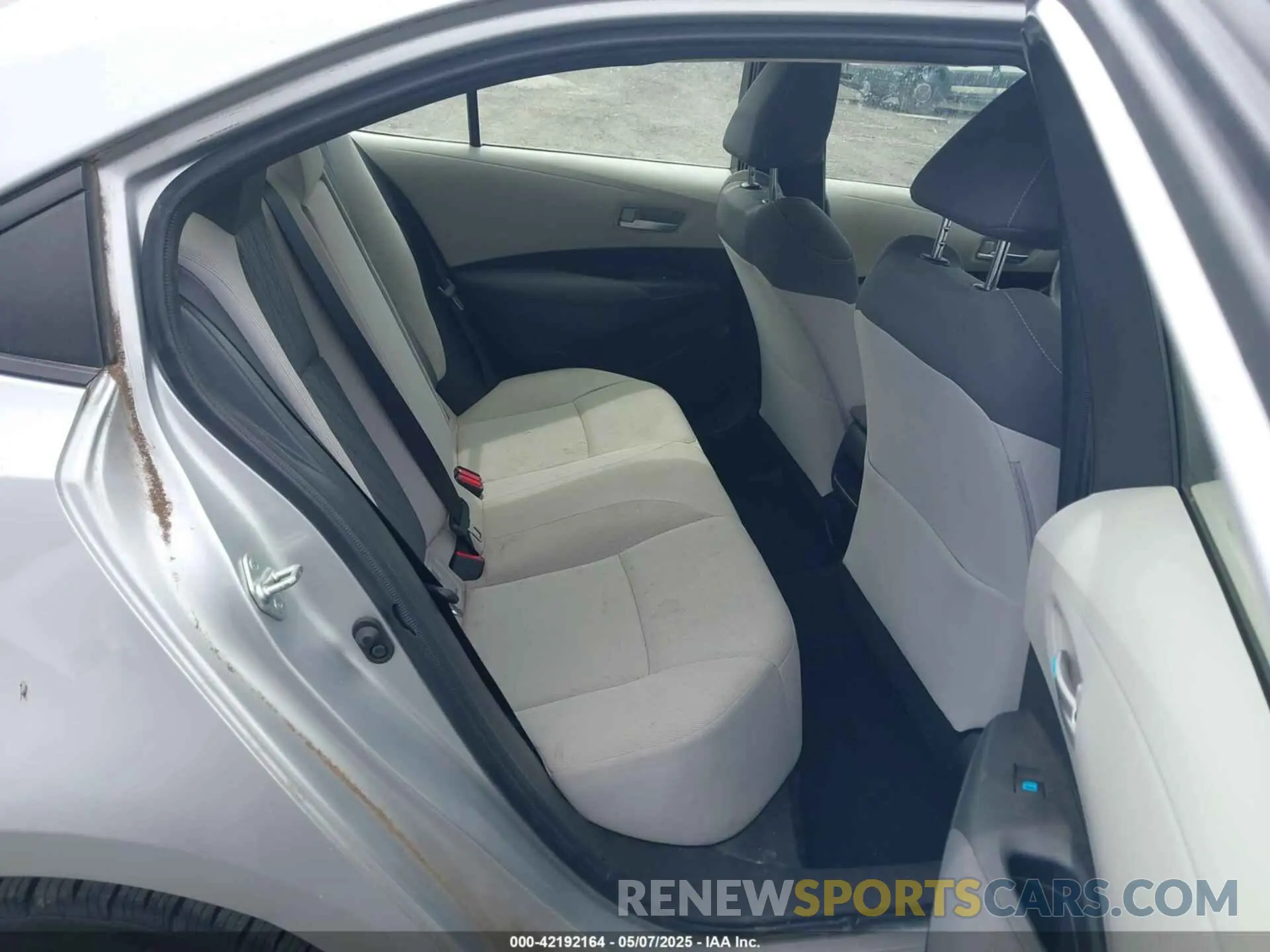 8 Photograph of a damaged car JTDEPRAEXLJ104378 TOYOTA COROLLA 2020