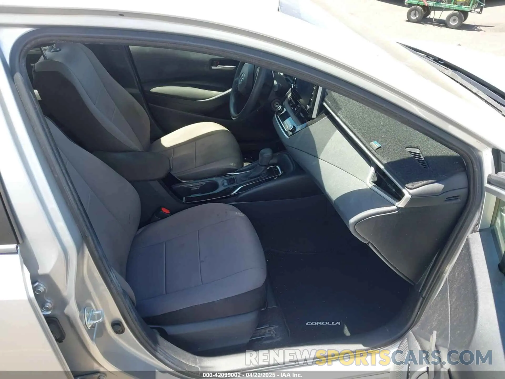 5 Photograph of a damaged car JTDEPRAEXLJ109614 TOYOTA COROLLA 2020