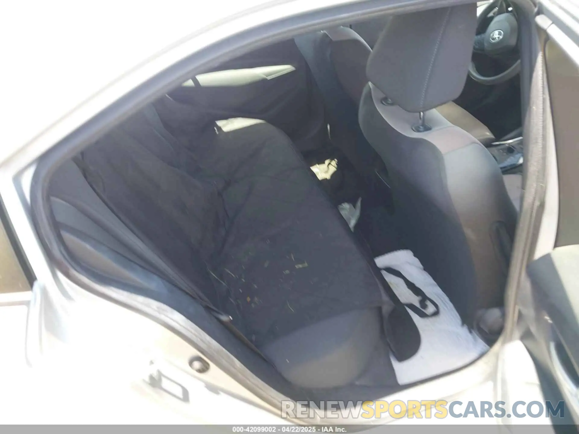 8 Photograph of a damaged car JTDEPRAEXLJ109614 TOYOTA COROLLA 2020