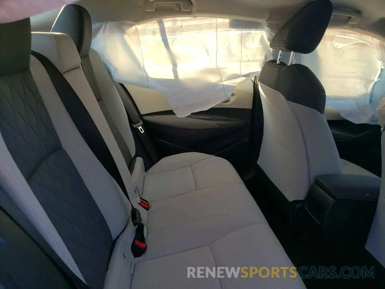 10 Photograph of a damaged car JTDEPRAEXLJ109970 TOYOTA COROLLA 2020
