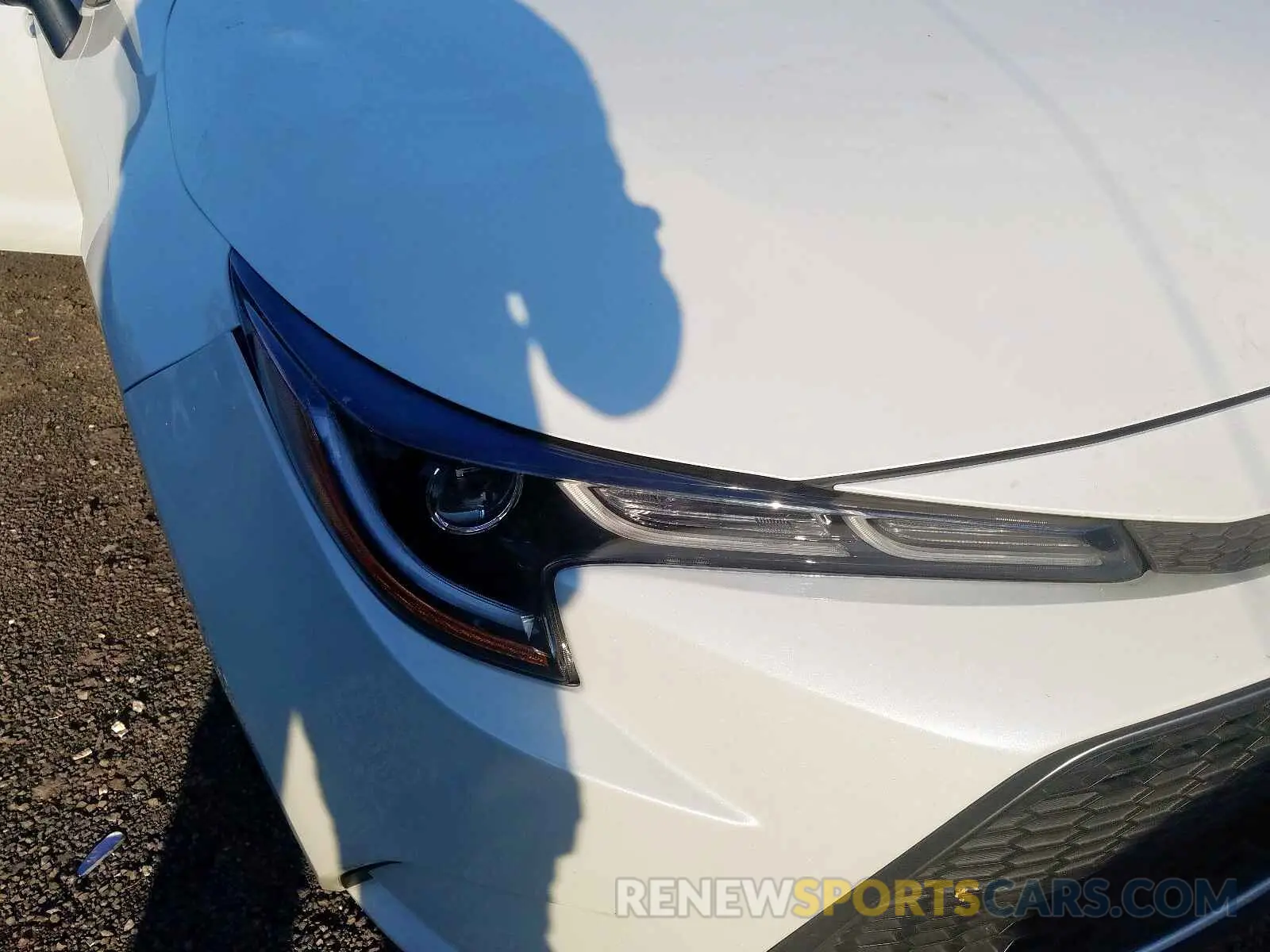 9 Photograph of a damaged car JTDFPRAE3LJ002764 TOYOTA COROLLA 2020