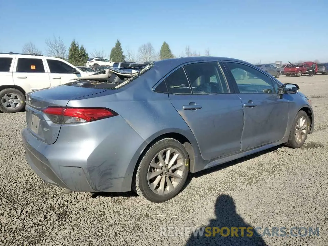 3 Photograph of a damaged car JTDFPRAE3LJ074404 TOYOTA COROLLA 2020