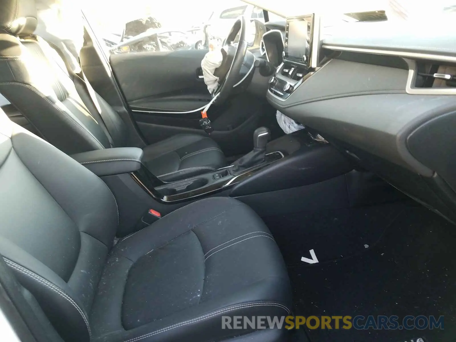 5 Photograph of a damaged car JTDFPRAE4LJ013210 TOYOTA COROLLA 2020