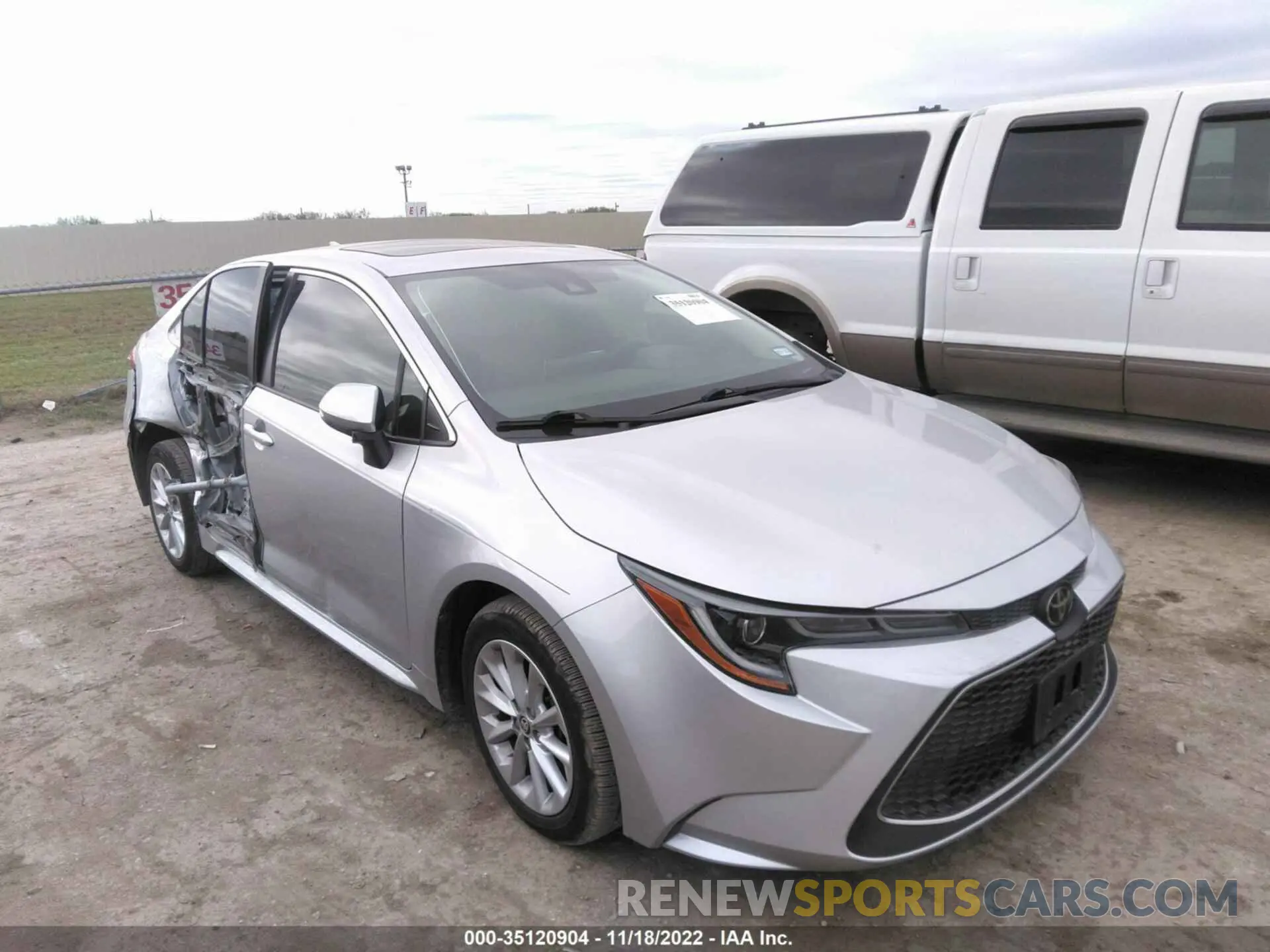 1 Photograph of a damaged car JTDFPRAE4LJ018505 TOYOTA COROLLA 2020