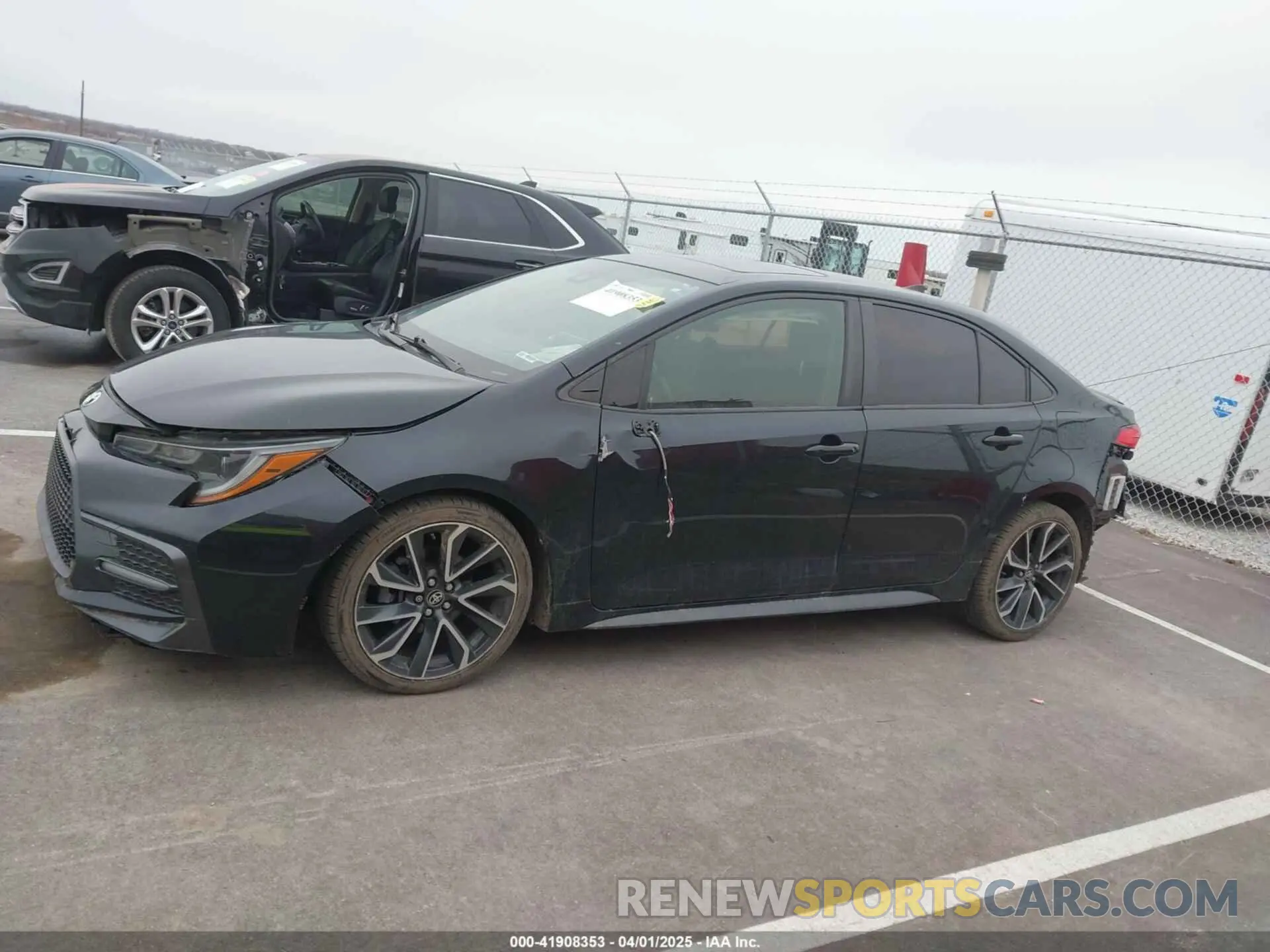 14 Photograph of a damaged car JTDP4RCE0LJ008905 TOYOTA COROLLA 2020