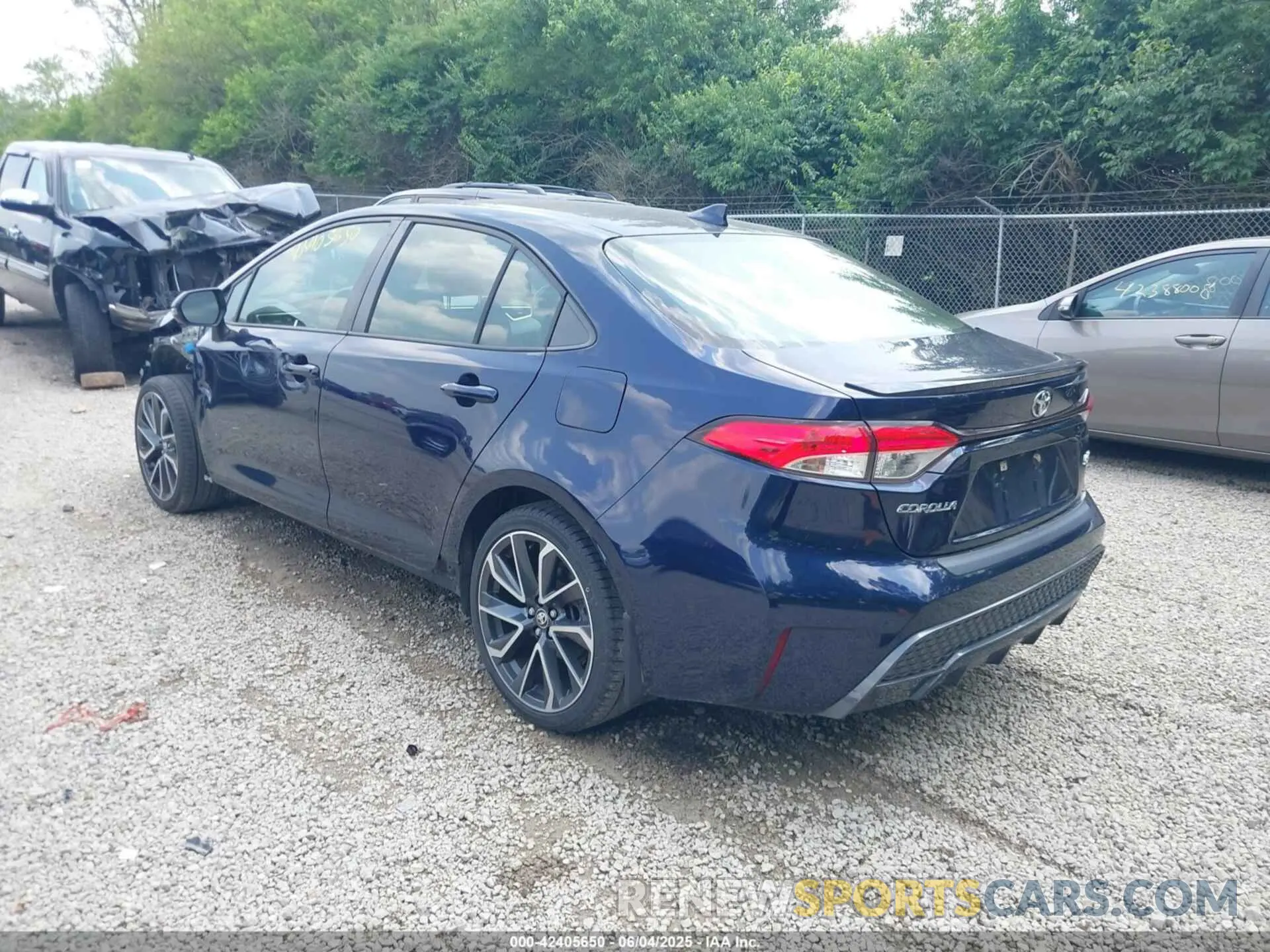 3 Photograph of a damaged car JTDP4RCE1LJ002997 TOYOTA COROLLA 2020