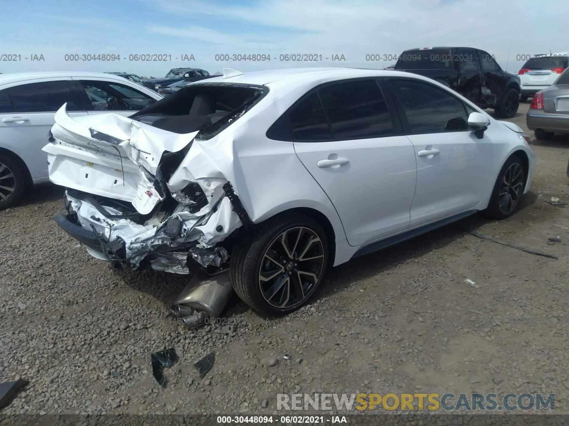 4 Photograph of a damaged car JTDP4RCE9LJ003556 TOYOTA COROLLA 2020