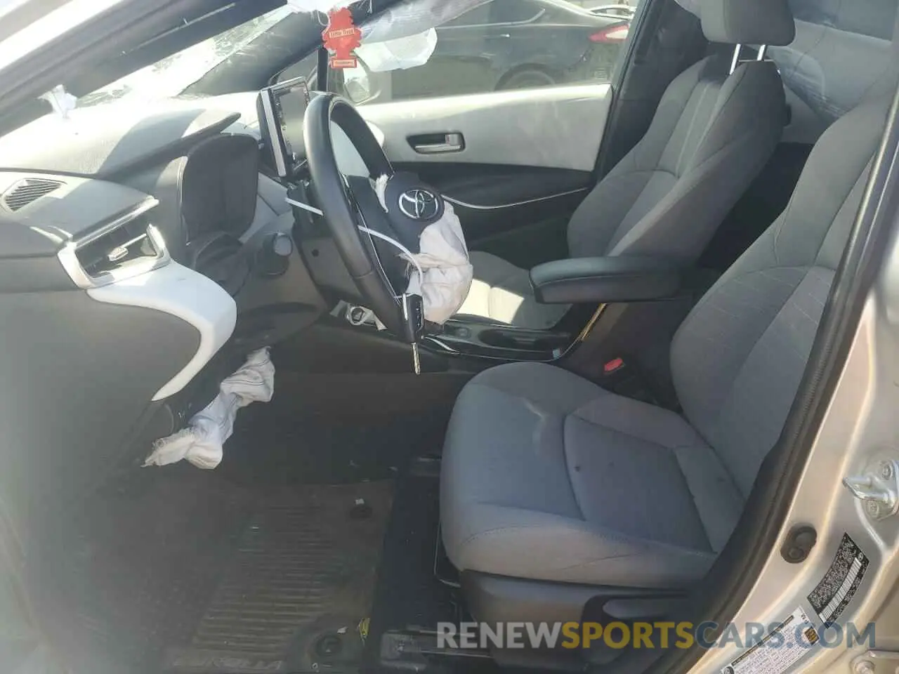 7 Photograph of a damaged car JTDS4RCE0LJ044040 TOYOTA COROLLA 2020