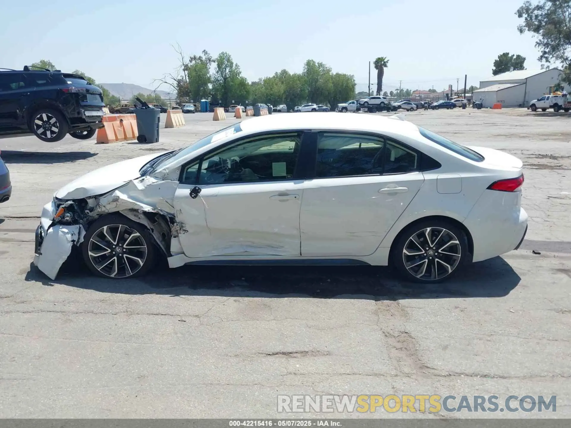 14 Photograph of a damaged car JTDS4RCE3LJ044064 TOYOTA COROLLA 2020