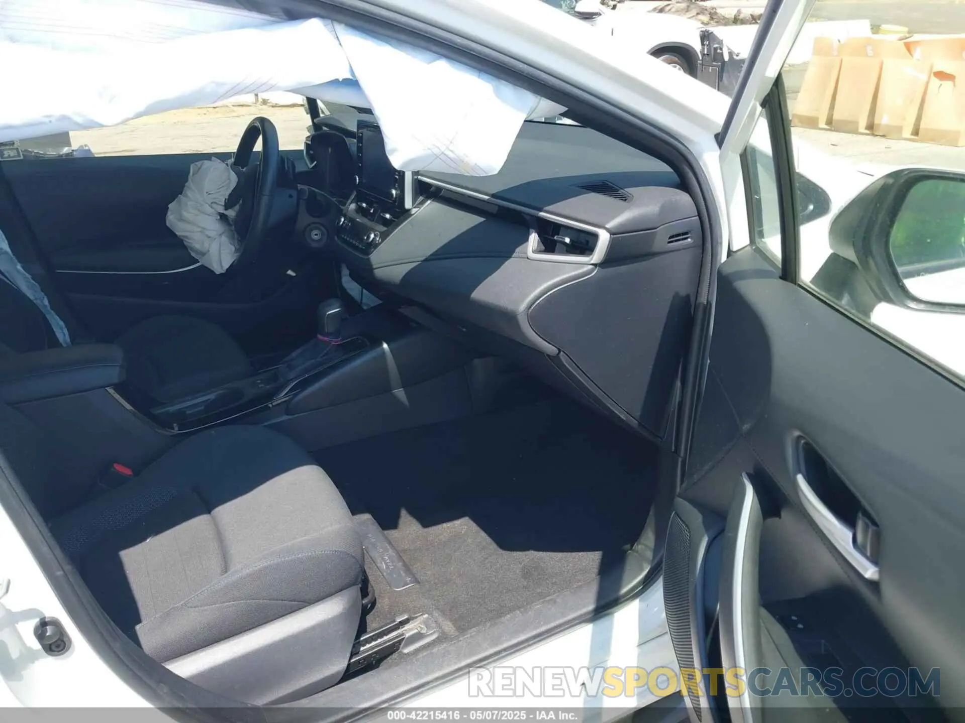5 Photograph of a damaged car JTDS4RCE3LJ044064 TOYOTA COROLLA 2020