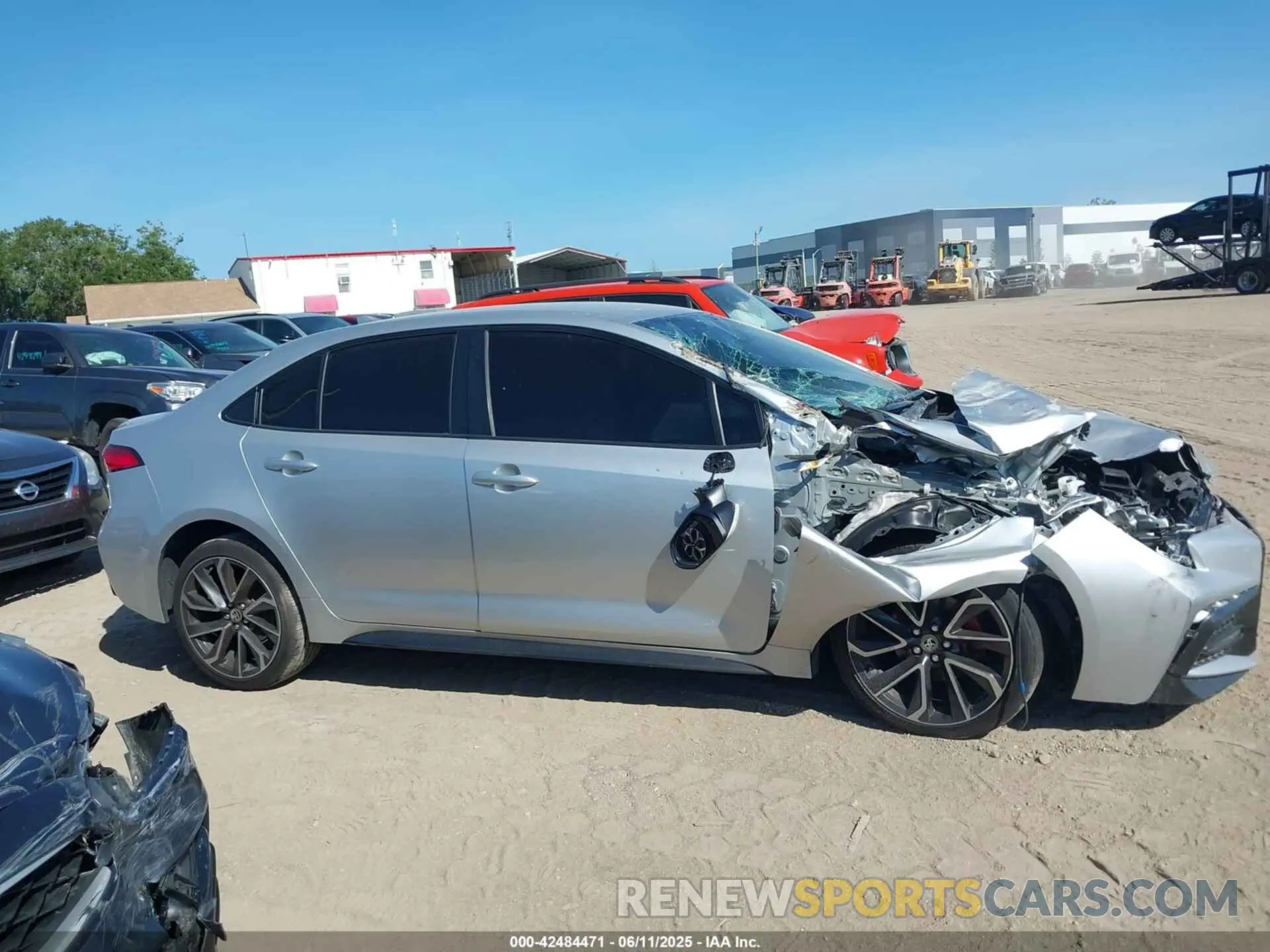 13 Photograph of a damaged car JTDS4RCE4LJ035227 TOYOTA COROLLA 2020