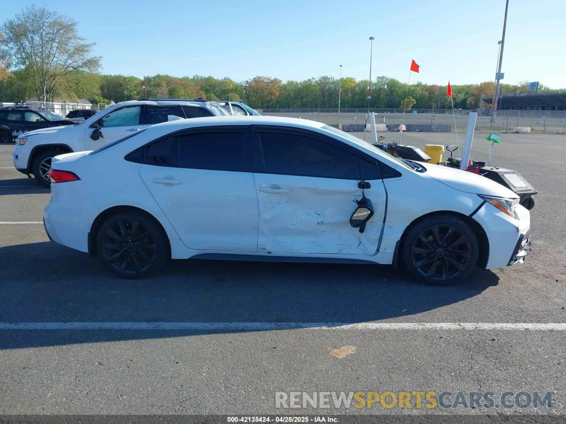 13 Photograph of a damaged car JTDS4RCE4LJ036183 TOYOTA COROLLA 2020