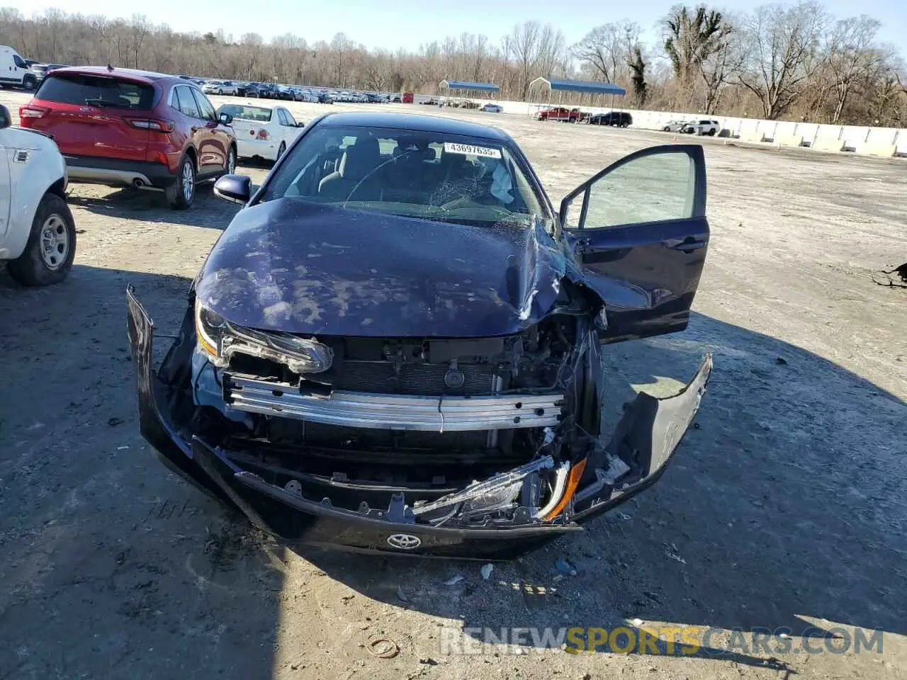 5 Photograph of a damaged car JTDS4RCE5LJ002138 TOYOTA COROLLA 2020