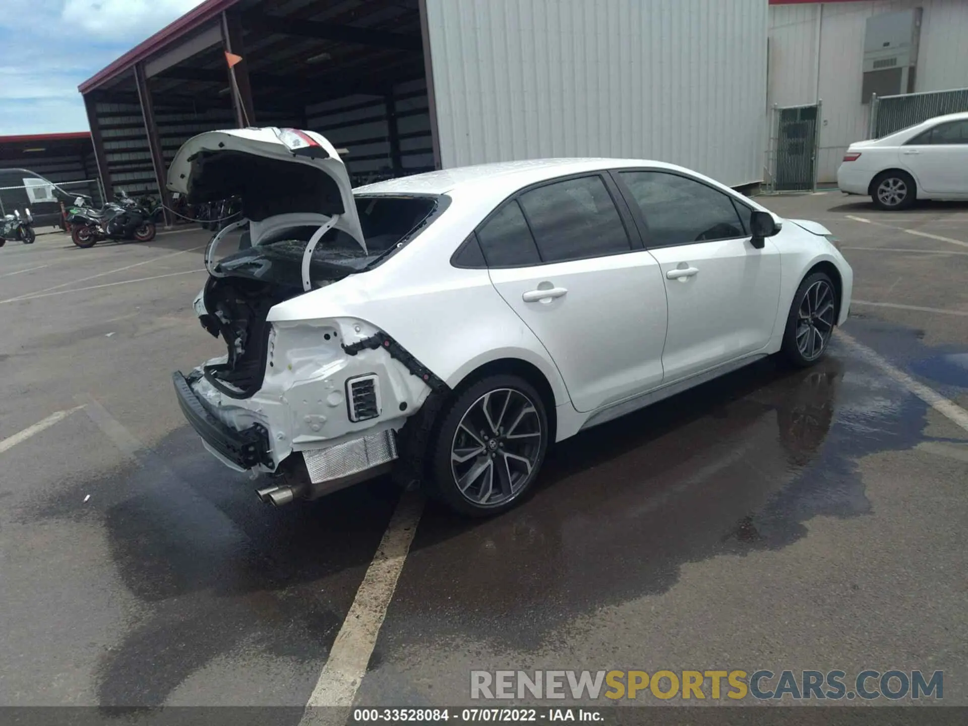 4 Photograph of a damaged car JTDS4RCE5LJ049704 TOYOTA COROLLA 2020