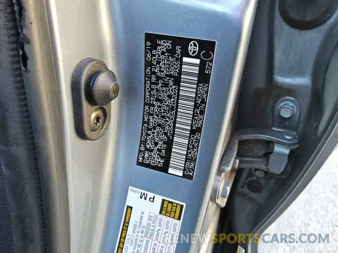 13 Photograph of a damaged car JTDS4RCE6LJ032023 TOYOTA COROLLA 2020