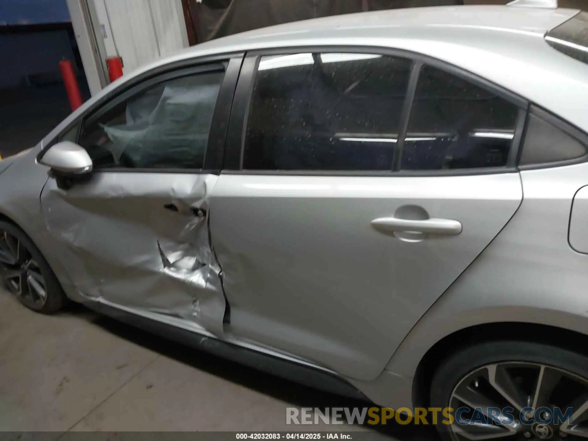 14 Photograph of a damaged car JTDS4RCE6LJ051543 TOYOTA COROLLA 2020