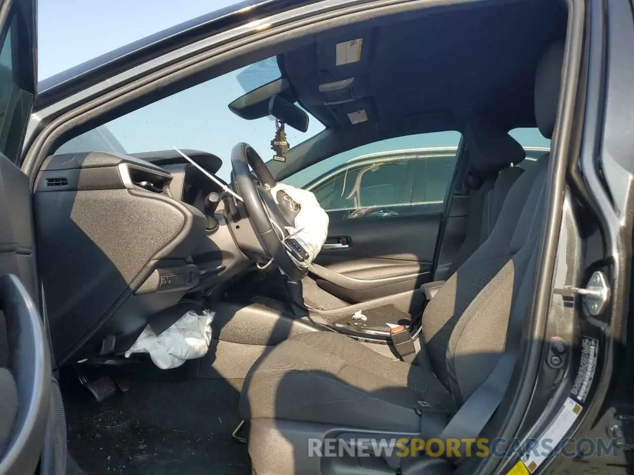 7 Photograph of a damaged car JTDS4RCE7LJ050966 TOYOTA COROLLA 2020