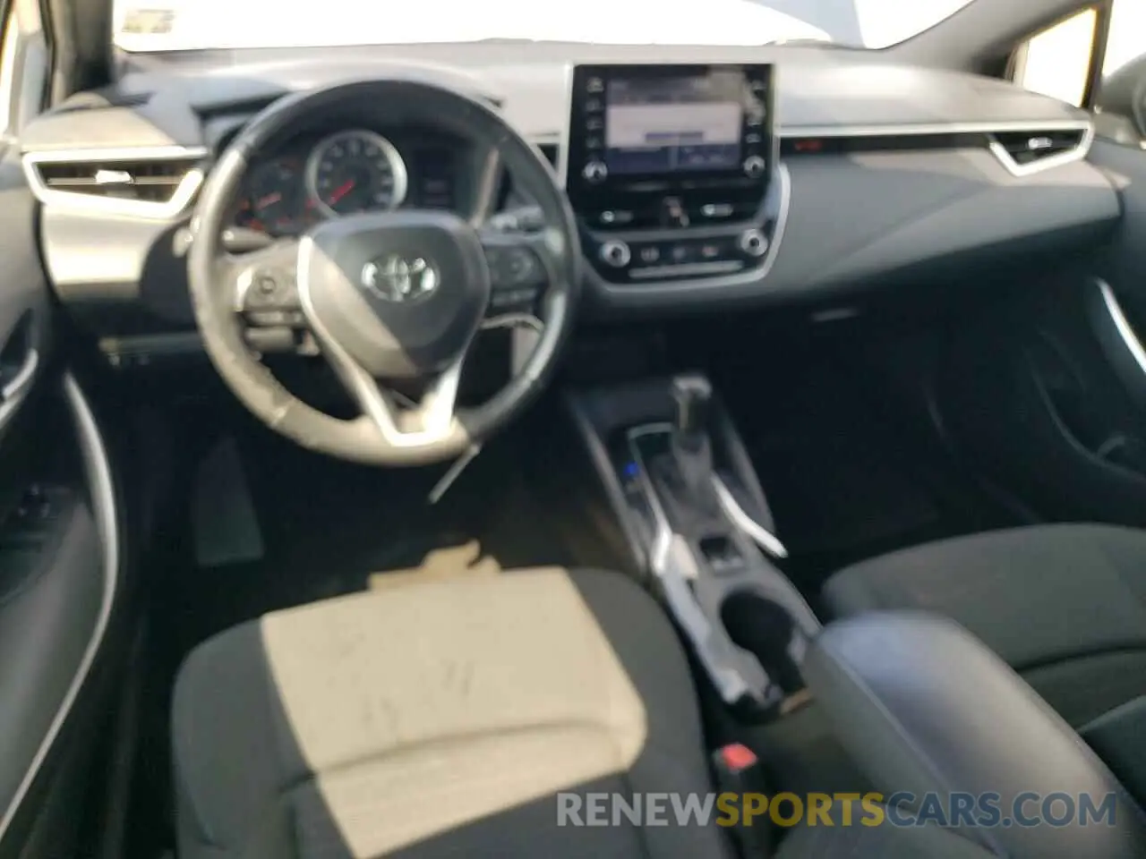 8 Photograph of a damaged car JTDS4RCE8LJ015501 TOYOTA COROLLA 2020