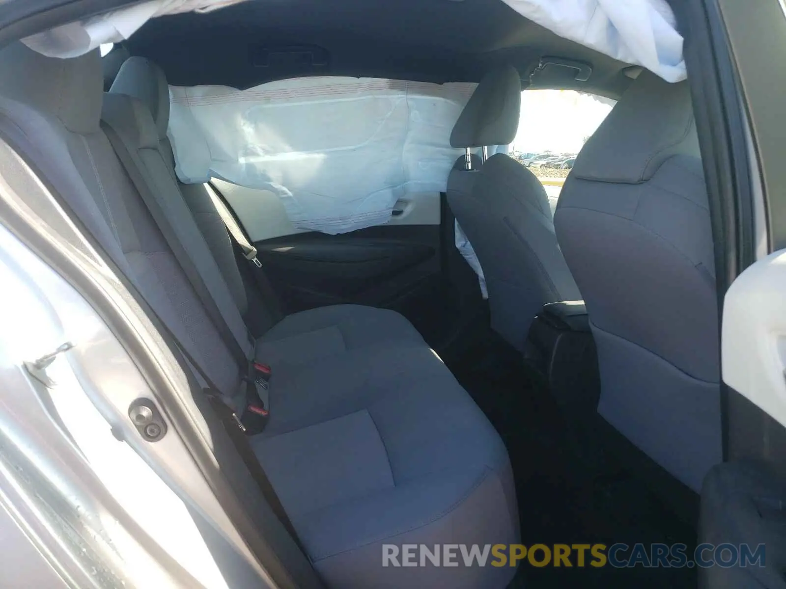 6 Photograph of a damaged car JTDS4RCE9LJ003275 TOYOTA COROLLA 2020